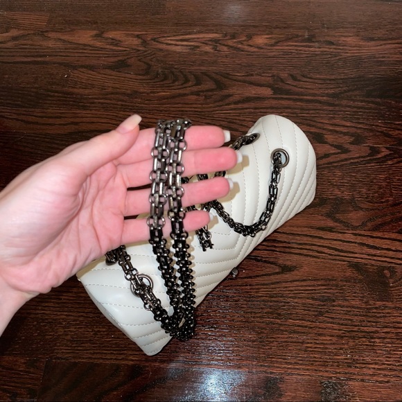 Chanel style, chevron quilted white leather flap bag with unique chain - Picture 8 of 10